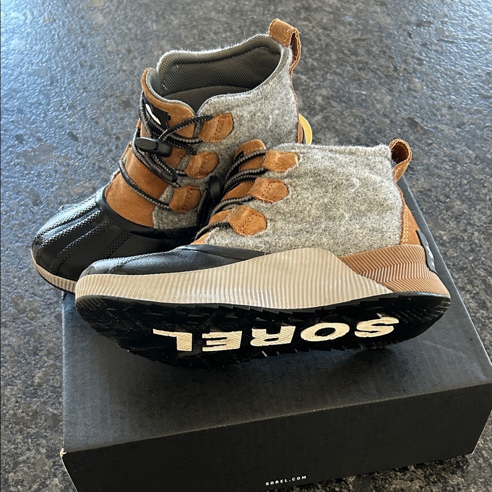 Sorel Kids Gray & Brown Waterproof Winter Boots